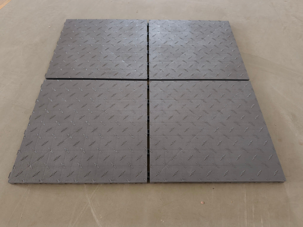 1.8 cm diamond-encrusted solid flooring