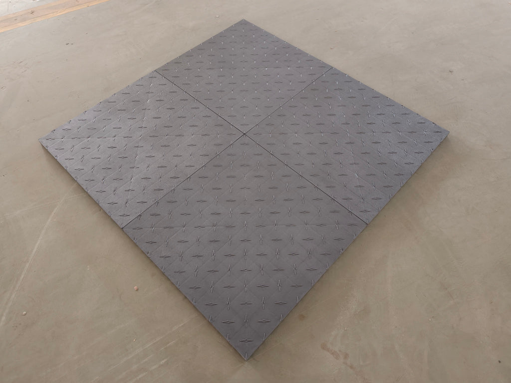 1.8 cm diamond-encrusted solid flooring