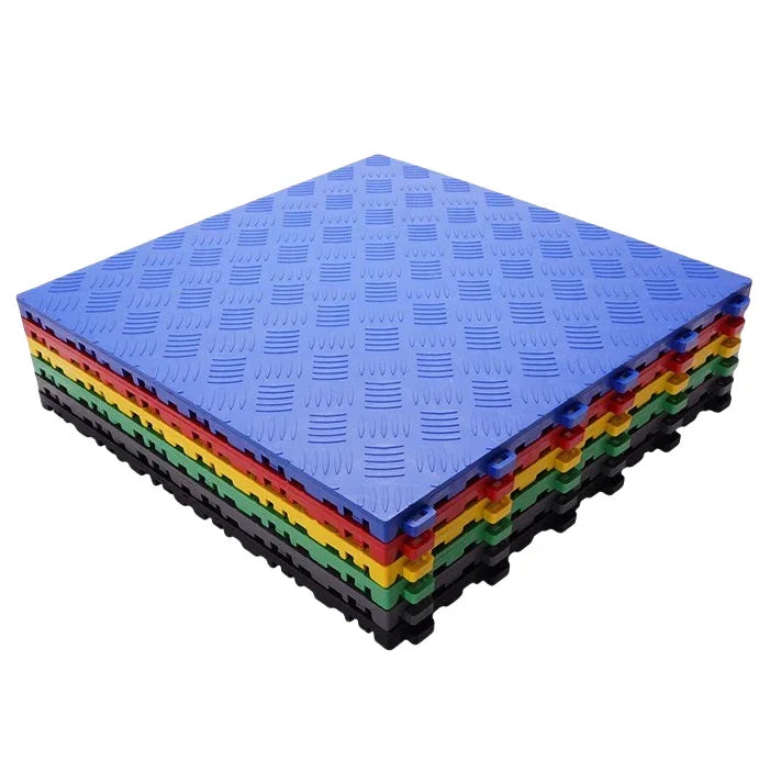 Colorful interlocking floor tiles for garages, car washes, playgrounds – slip-resistant, durable plastic grates